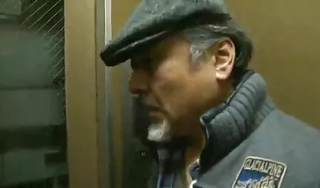 Este foarte ușor să seduci păpușile tinere și să o futi. furouri sexi