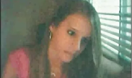 În vârstă Blonda în ciorapi negri învață elevii sex anal lenjerii sexy dama cu iubitul ei