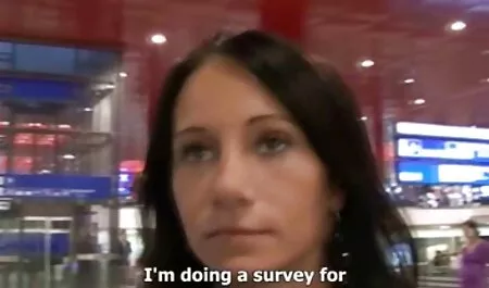 O vacă tânără nu are sex complex lenjerie sexy femei și iubitor