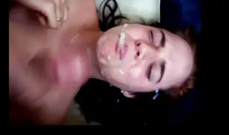 Într-un parc frumos lenjerii sexi foarte ușor de a găsi un loc pentru sex fierbinte