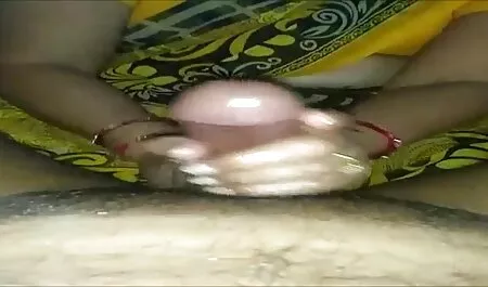 Tipul îi place o muie suculentă și răspândește amanta lenjerie intima sexy pentru sex anal.