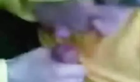 Gospodinele spumante gel cu delicioase sânii în lenjerie intima femei sexy duș sub jet de apă