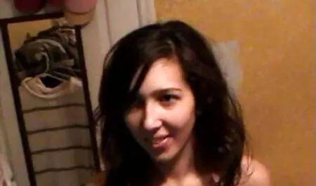 Asiatice Prietena dat de aproape cu un frumos sex fara preludiu lenjerie sexy marimi mari