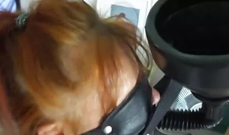 Încercați un tânăr fierbinte cocoș. lenjerie sexy craciun