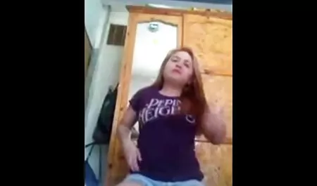 Picură sexy lenjerie sperma din vagin.
