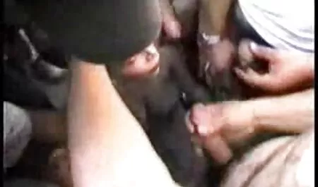 Idiotul cu părul scurt și-a pus gura peste idiotul din cameră. lenjerii sexy ieftine