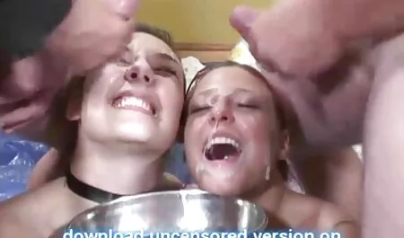 Un lenjerie intima dama sexy tânăr mângâie tânăr și ADULT dalak în pat