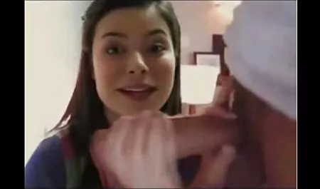 Curva principală a Institutului de masturbare lenjerii sexy ieftine își închide vaginul și prinde orgasm