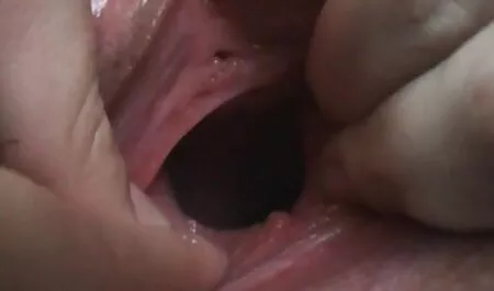 Negru fete cu camasa de noapte sexi parul scurt arată corpul gol