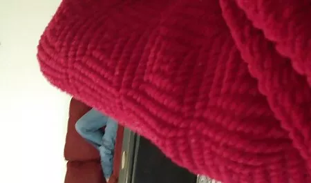 O tânără albă nu a ratat ocazia de a lenjerie sexi de dama se preda unui bărbat negru.