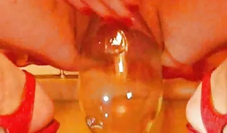 Subțire Blonda face pula care este bun pentru un lenjerie sexy de craciun prieten
