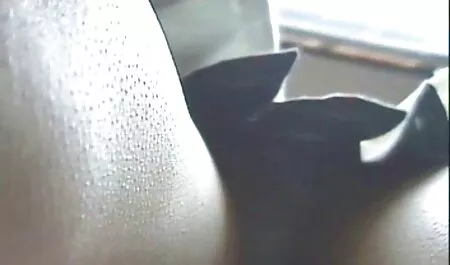 Un bărbat cu un penis mare video body sexy femei cu amanta roșu