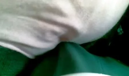 Tânăra rusă iubește sexul anal cu soțul lenjerie sexi dama ei.