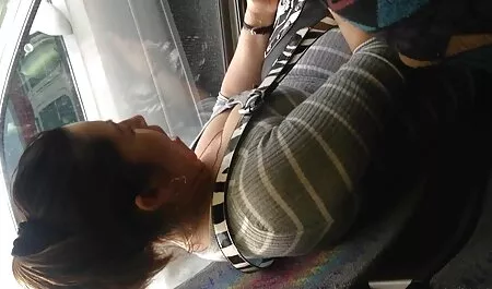 Un tip bronzat pozând lenjerie intima sexi dama ieftine cu un cancer de grăsime, femei mature lui.