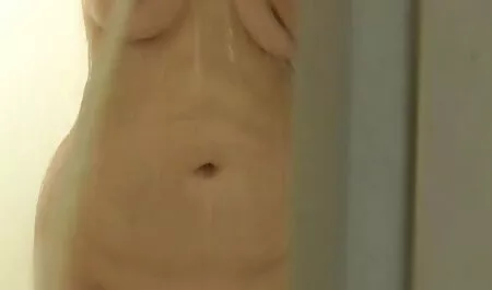 Fata a sfârșit cu una bună . costume sexy ieftine ți-ai lins degetul!