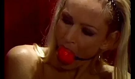 Doi tipi mănâncă un obraznic lenjerie sexi dama coleg