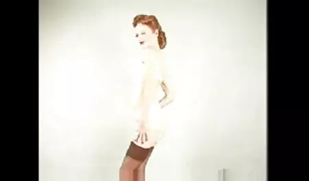 O vedere de aproape a unui birou frecarea capacul cu un capac pe marginea jartiere sexy mesei seful tau aproape de