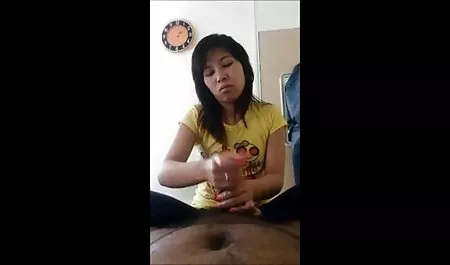 Două curve care servesc un lenjerie intima femei sexi bărbat, chiar și cu bastarzi care sunt