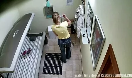 Fata de servire iubit în fața camerei lenjerie intima sexi femei