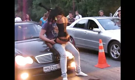 O MILF rusă cu țâțe mari, luând greșelile soțului ei într-o gaură într-o lenjerie dama sexy poză de câine.