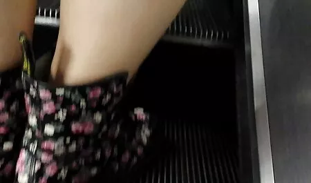 Femei Mature dibuite, supt și nenorocit prietenul într-un prezervativ set lenjerie sexy