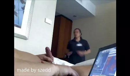 Un bărbat are nevoie disperată de o mamă în Ciorapi piercing sexy lenjeri vagin.